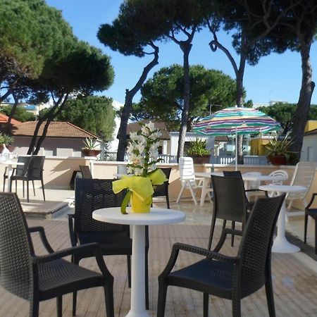 Hotel Clara Riccione Esterno foto