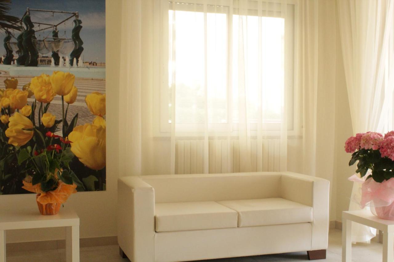Hotel Clara Riccione Esterno foto