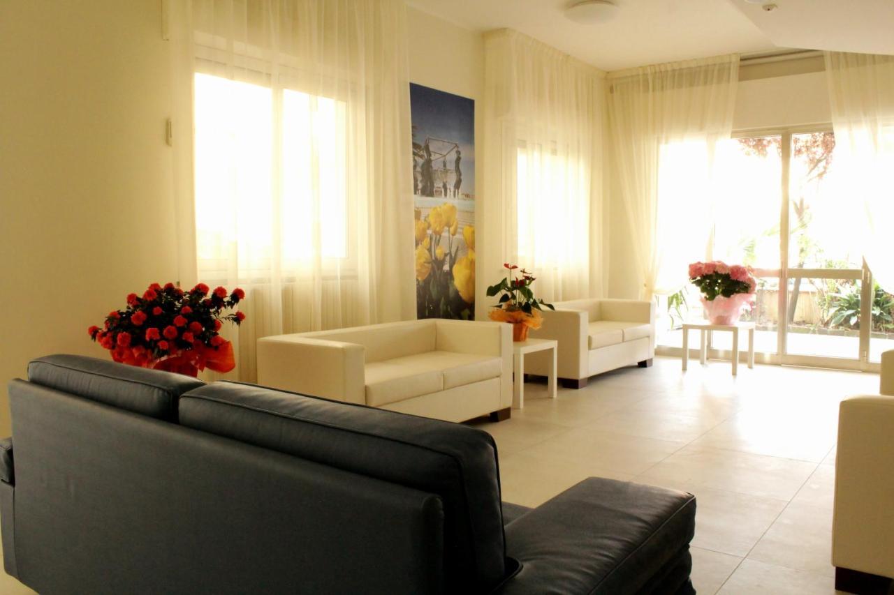 Hotel Clara Riccione Esterno foto