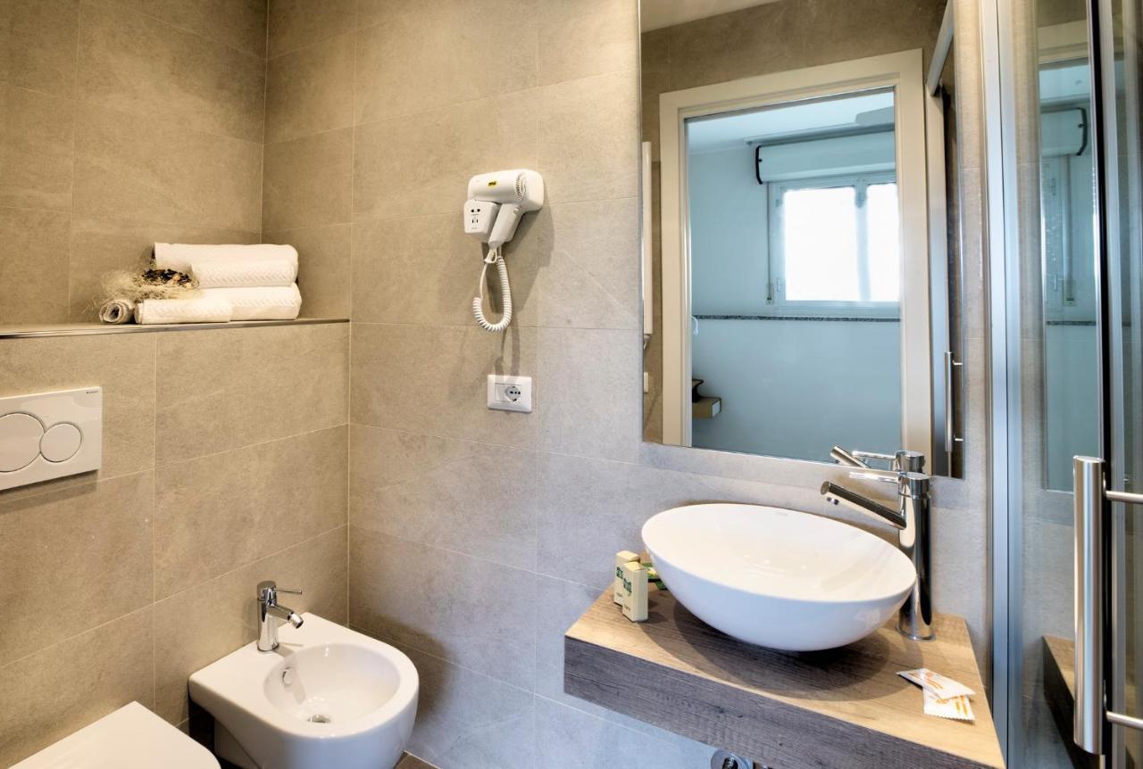 Hotel Clara Riccione Esterno foto