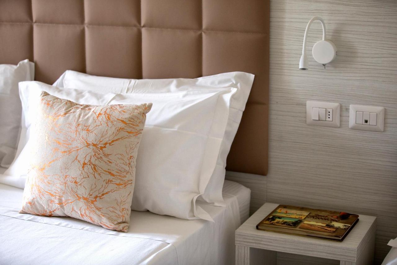Hotel Clara Riccione Esterno foto